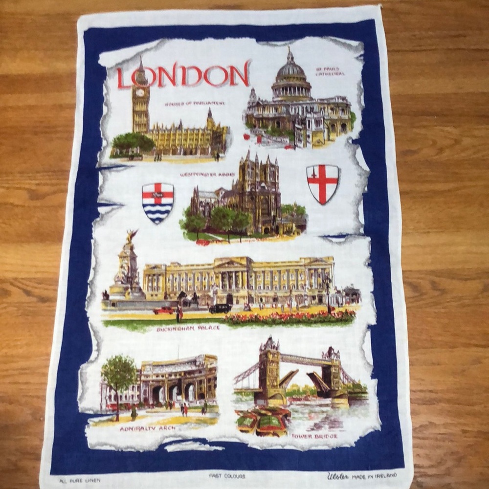 The tea towel by Ulster, made of pure Irish linen in Ireland. London Landmarks